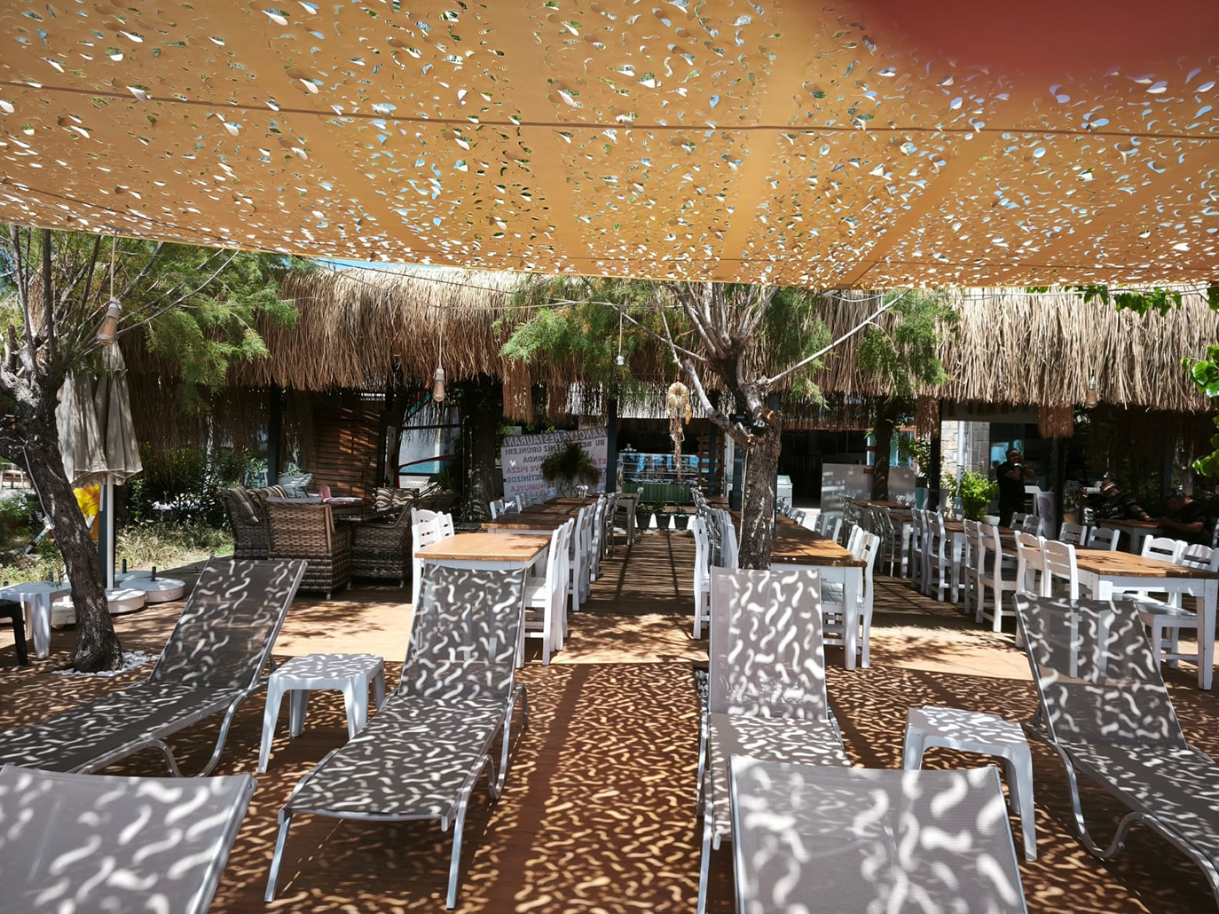 Contact Decor